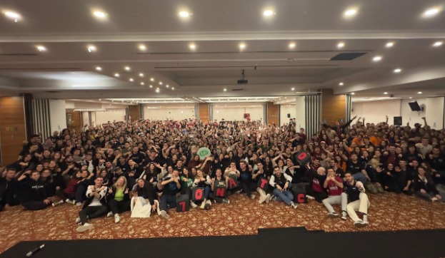 AIESEC Türkiye konferansı grup fotoğrafı