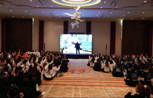 AIESEC Türkiye konferansında eğitim oturumu